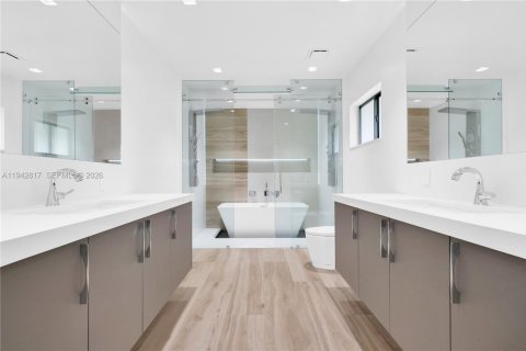 Villa ou maison à vendre à Miami, Floride: 5 chambres, 315.5 m2 № 2000155 - photo 10