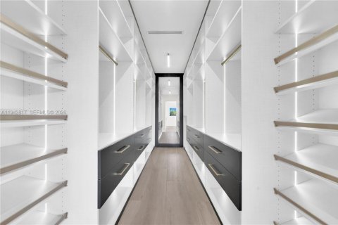Villa ou maison à vendre à Miami, Floride: 5 chambres, 315.5 m2 № 2000155 - photo 9