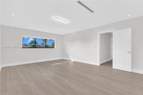 Villa ou maison à vendre à Miami, Floride: 5 chambres, 315.5 m2 № 2000155 - photo 5