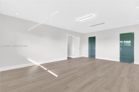Villa ou maison à vendre à Miami, Floride: 5 chambres, 315.5 m2 № 2000155 - photo 7
