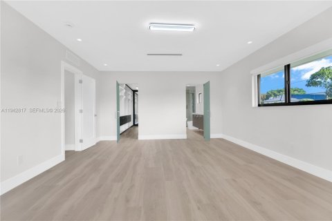 Villa ou maison à vendre à Miami, Floride: 5 chambres, 315.5 m2 № 2000155 - photo 8