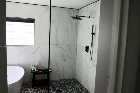 House in Miramar, Florida 3 bedrooms, 171.03 sq.m. № 1852234 - photo 7