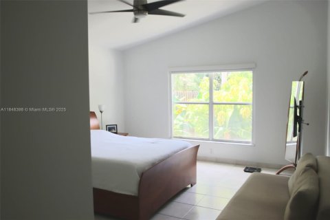 House in Miramar, Florida 3 bedrooms, 171.03 sq.m. № 1852234 - photo 6
