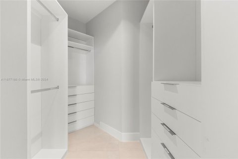 Condominio en venta en Miami, Florida, 3 dormitorios, 136.57 m2 № 1729839 - foto 11