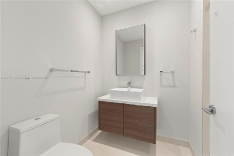 Condominio en venta en Miami, Florida, 3 dormitorios, 136.57 m2 № 1729839 - foto 18