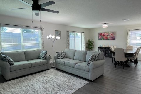 Villa ou maison à vendre à Zephyrhills, Floride: 4 chambres, 214.14 m2 № 2429630 - photo 6