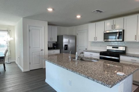 Villa ou maison à vendre à Zephyrhills, Floride: 4 chambres, 214.14 m2 № 2429630 - photo 9