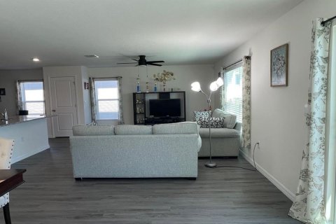 Villa ou maison à vendre à Zephyrhills, Floride: 4 chambres, 214.14 m2 № 2429630 - photo 8