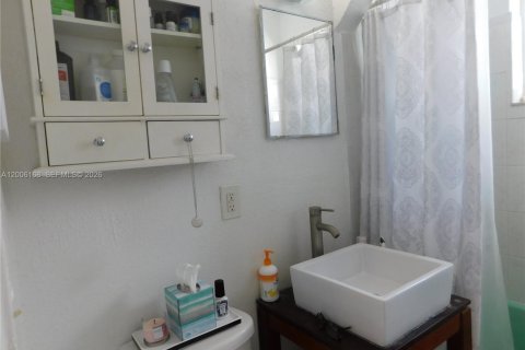 Copropriété à louer à Miami Beach, Floride: 1 chambre, 50.91 m2 № 2076115 - photo 16
