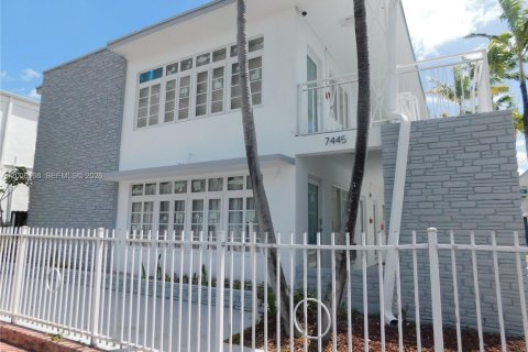 Condo à Miami Beach, Floride, 1 chambre  № 2076115