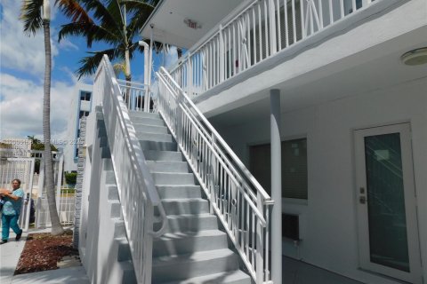 Copropriété à louer à Miami Beach, Floride: 1 chambre, 50.91 m2 № 2076115 - photo 4
