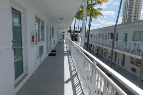 Copropriété à louer à Miami Beach, Floride: 1 chambre, 50.91 m2 № 2076115 - photo 6