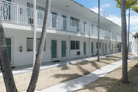Copropriété à louer à Miami Beach, Floride: 1 chambre, 50.91 m2 № 2076115 - photo 2