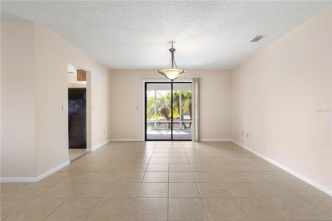 House in Palm Coast, Florida 3 bedrooms, 158.58 sq.m. № 1527107 - photo 20