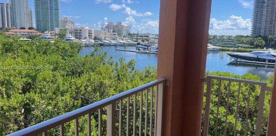 Condo in Aventura, Florida, 3 bedrooms  № 1999969