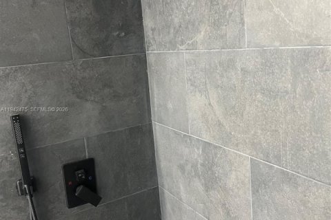 Condo in Aventura, Florida, 3 bedrooms  № 1999969 - photo 10