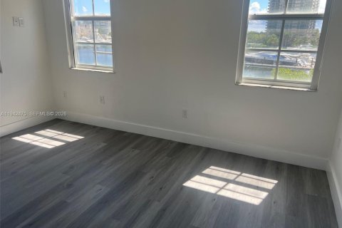 Condo in Aventura, Florida, 3 bedrooms  № 1999969 - photo 5