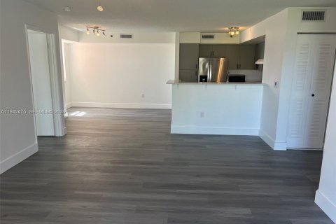 Condo in Aventura, Florida, 3 bedrooms  № 1999969 - photo 19