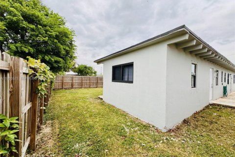 Immobilier commercial à vendre à Homestead, Floride: 83.61 m2 № 2010297 - photo 10