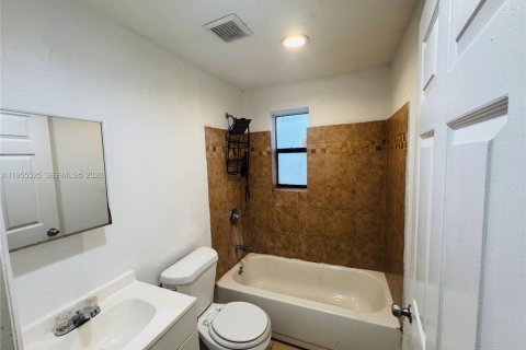 Immobilier commercial à vendre à Homestead, Floride: 83.61 m2 № 2010297 - photo 3