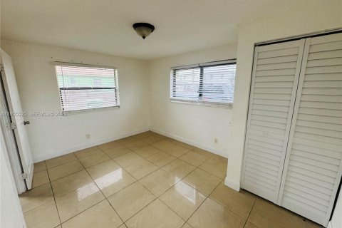 Immobilier commercial à vendre à Homestead, Floride: 83.61 m2 № 2010297 - photo 7