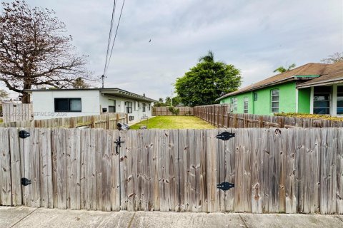 Immobilier commercial à vendre à Homestead, Floride: 83.61 m2 № 2010297 - photo 15