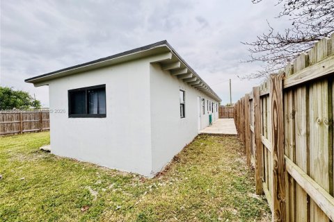 Immobilier commercial à vendre à Homestead, Floride: 83.61 m2 № 2010297 - photo 4