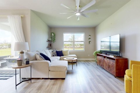 House in Port St. Lucie, Florida 4 bedrooms, 178 sq.m. № 2146742 - photo 28
