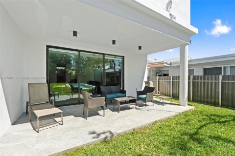 Townhouse in Miami, Florida 3 bedrooms № 1726083 - photo 7
