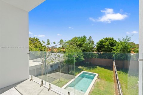 Townhouse in Miami, Florida 3 bedrooms № 1726083 - photo 9