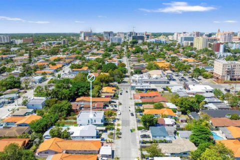 Townhouse in Miami, Florida 3 bedrooms № 1726083 - photo 29