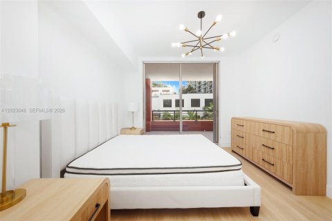 Condo in Miami, Florida, 1 bedroom  № 2257219 - photo 7
