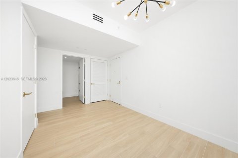 Condo in Miami, Florida, 1 bedroom  № 2257219 - photo 20