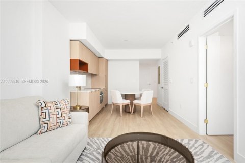 Condo in Miami, Florida, 1 bedroom  № 2257219 - photo 13