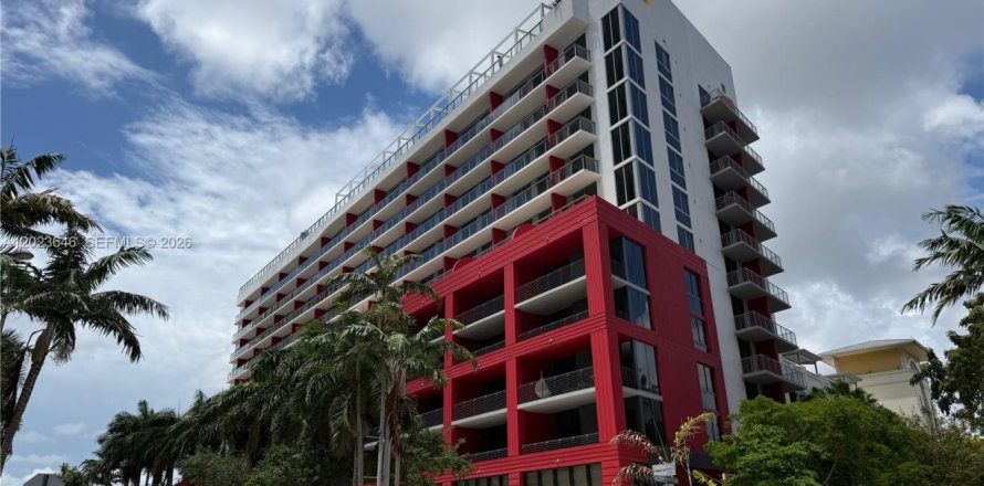 Condo in Miami, Florida, 1 bedroom  № 2257219