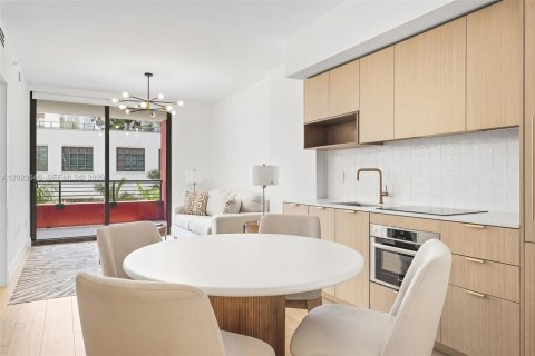 Condo in Miami, Florida, 1 bedroom  № 2257219 - photo 16