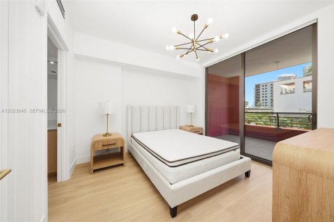 Condo in Miami, Florida, 1 bedroom  № 2257219 - photo 6