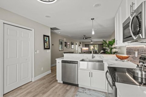 Casa en venta en Venice, Florida, 2 dormitorios, 160.63 m2 № 2238464 - foto 13