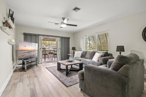 Casa en venta en Venice, Florida, 2 dormitorios, 160.63 m2 № 2238464 - foto 8
