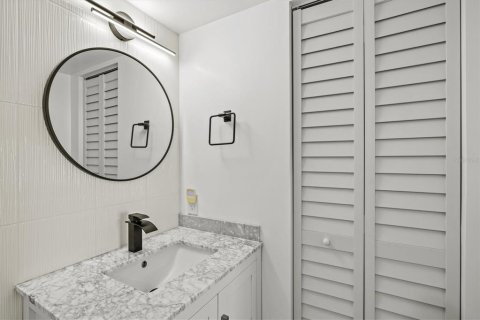 Casa en venta en Venice, Florida, 2 dormitorios, 160.63 m2 № 2238464 - foto 28