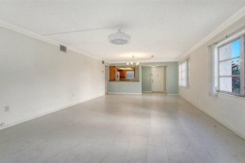 Copropriété à vendre à Bradenton, Floride: 2 chambres, 129.04 m2 № 2383661 - photo 5
