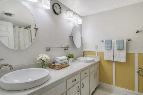 Copropriété à vendre à Bradenton, Floride: 2 chambres, 129.04 m2 № 2383661 - photo 27