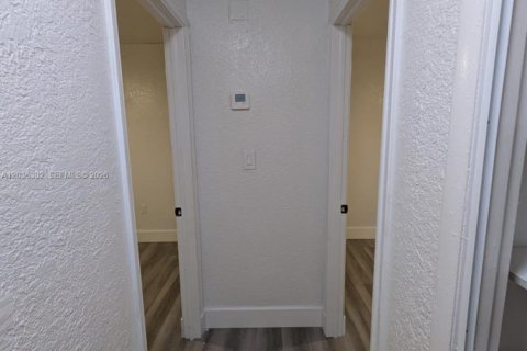 Villa ou maison à louer à Lakeland, Floride: 2 chambres № 2084264 - photo 14
