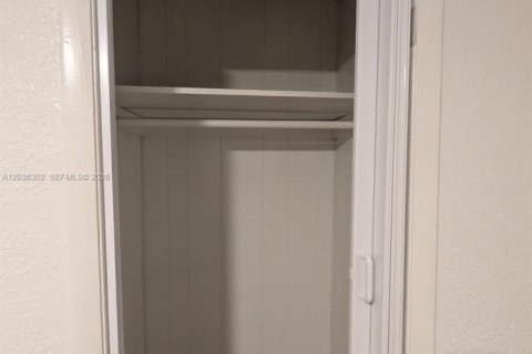 Villa ou maison à louer à Lakeland, Floride: 2 chambres № 2084264 - photo 9