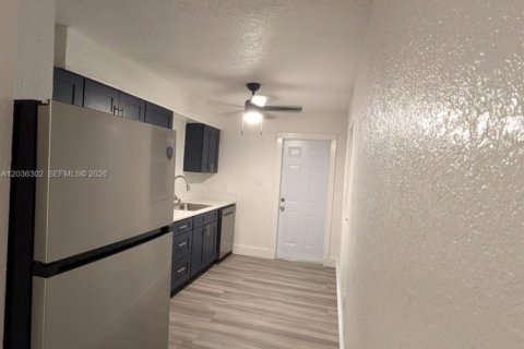 Villa ou maison à louer à Lakeland, Floride: 2 chambres № 2084264 - photo 3