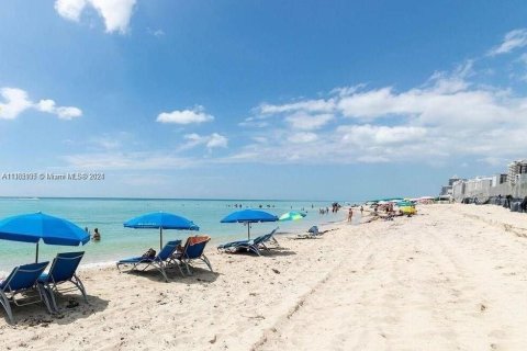 Copropriété à louer à Miami Beach, Floride: 2 chambres, 122.82 m2 № 1868356 - photo 17