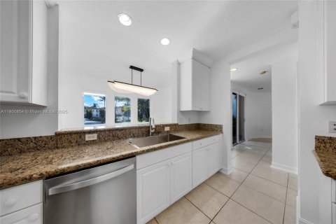 Casa en alquiler en Aventura, Florida, 3 dormitorios, 208.66 m2 № 1953559 - foto 19