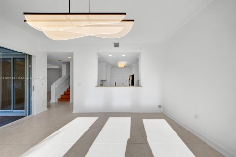 Casa en alquiler en Aventura, Florida, 3 dormitorios, 208.66 m2 № 1953559 - foto 15