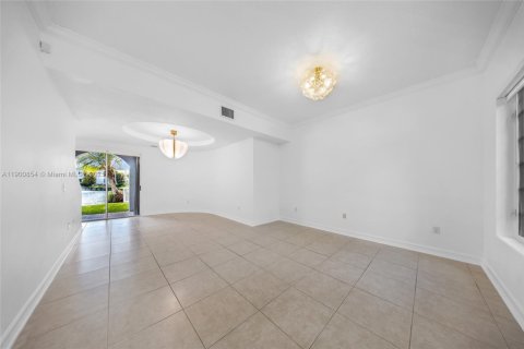 Casa en alquiler en Aventura, Florida, 3 dormitorios, 208.66 m2 № 1953559 - foto 4