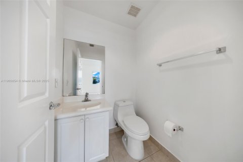 Casa en alquiler en Aventura, Florida, 3 dormitorios, 208.66 m2 № 1953559 - foto 20